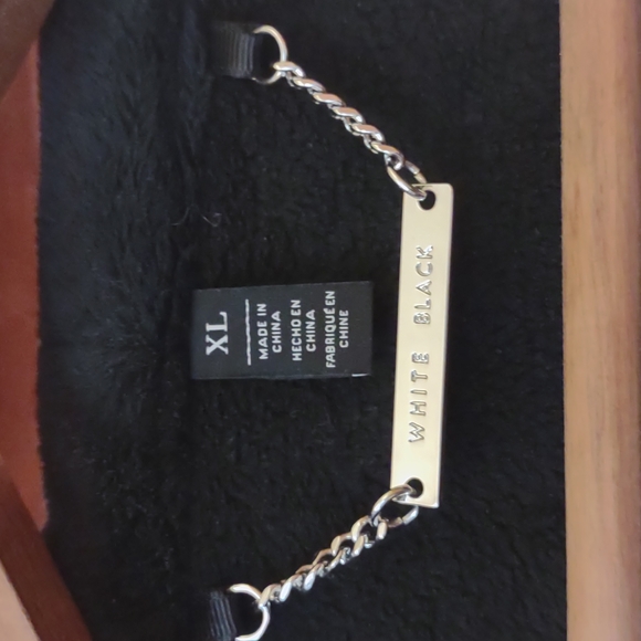 Versatile Black Jacket - Picture 2 of 3